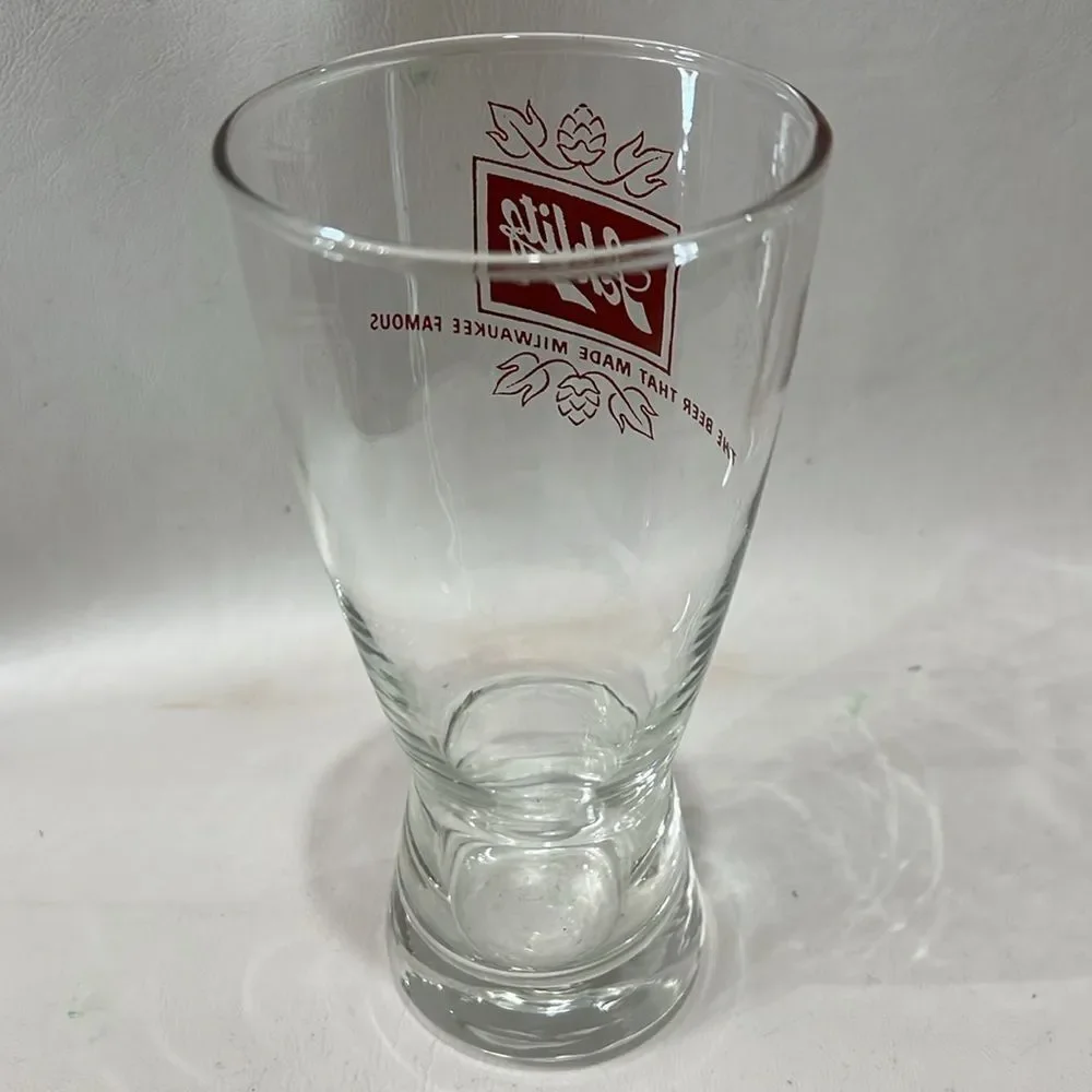 Schlitz Beer Glass with Red Logo 12 Oz 6 1/2 In Tall 3 In Round Milwaukee Famous